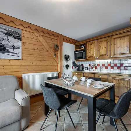 Cosy A Meribel Avec Piscine, Et Proche Pistes - Fr-1-566-7